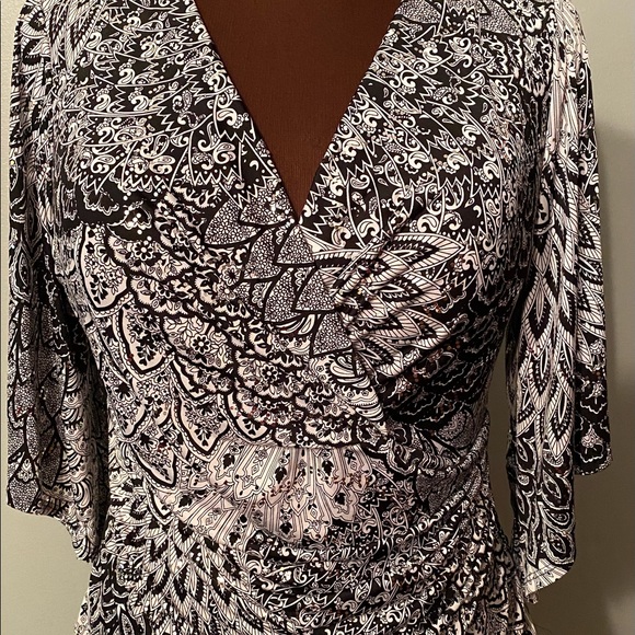 Women’s 1X print & sequined blouse - Picture 2 of 8